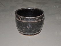 黒釉瓷罐