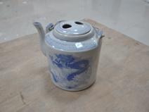 龙纹青花瓷壶