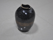 波浪纹黒釉瓷壶
