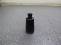 1936年10月红军会宁会师时卫生员钟生林用过的侈口长颈酒壶