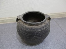 圆口双耳釉罐