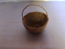 50年代老红军苏国英挖野菜的手提篮
