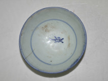 清代灵芝纹青花瓷碗