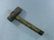 近代红军在靖远强度虎豹口期间伐木造船使用的斧子